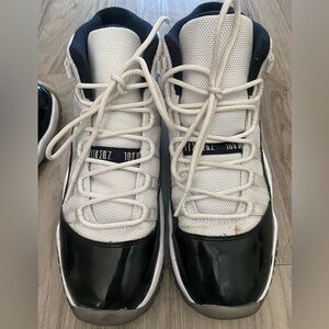Air Jordan concord 11s